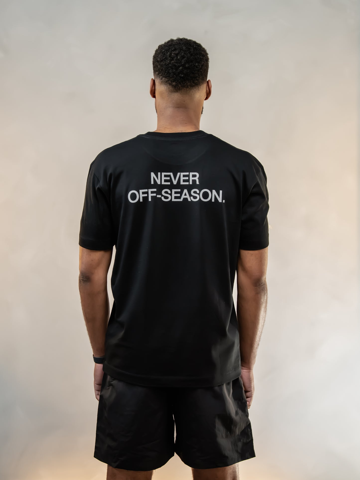 NEVER OFF-SEASON. TEE BLACK